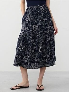 Banana Republic Factory Voile Tiered Midi Skirt in Navy Floral Print | XL | GUC